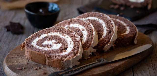 Rocambole de prestígio: chocolate e coco em uma só delícia