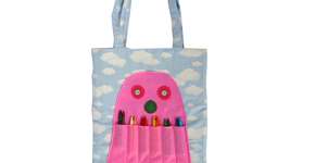 Aos 76 anos, Dona Lili transforma costura num micronegócio