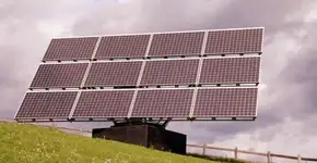 Caxias do Sul cria ponto de ônibus que gera energia solar