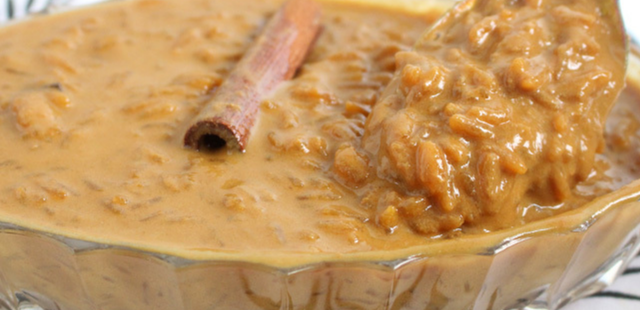 Arroz doce caramelado delicioso e fácil de fazer