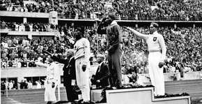 Ironia, graffiti, nudez: maneiras criativas de protestar