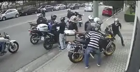 Motoqueiros fazem arrastão na zona leste de SP; veja vídeo