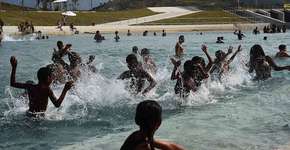 Calor no Rio? Praias, cachoeiras, piscinões e mais rolés 0800!