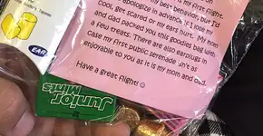 Mãe desabafa sobre ‘recompensas’ dadas por choro de bebês em voos