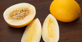 Melão: 7 benefícios para a saúde que você precisa conhecer