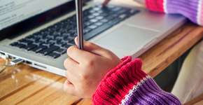 Saiba por que crianças inteligentes não devem usar computadores em sala de aula