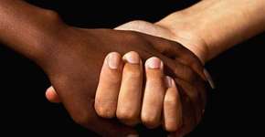 Pesquisa revela os 10 piores lugares para ser negro, gay ou mulher no Brasil