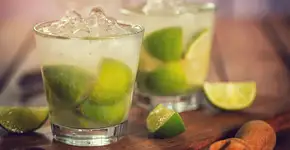 De origem paulista, caipirinha é declarada patrimônio imaterial do Rio