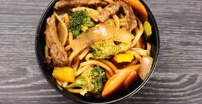 Yakissoba de carne melhor que o de restaurante