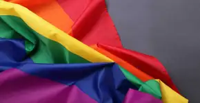 Bancada evangélica derruba lei contra homofobia no DF