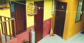 Pousada em SC recria Vila do Chaves; veja fotos