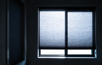 Featured large news: Quarto fresco e silencioso sem reforma e com resultado imediato usando a cortina certa