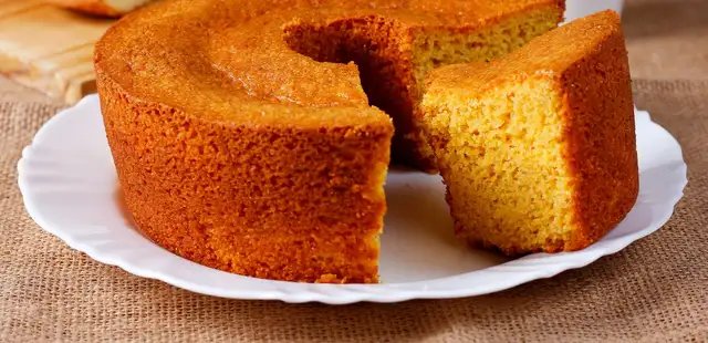 Receita de bolo de fubá fofinho que derrete na boca