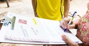 Escreva uma carta e ajude pessoas que tiveram seus direitos violados