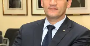 O juiz carioca que trabalha para mudar a vida de jovens órfãos