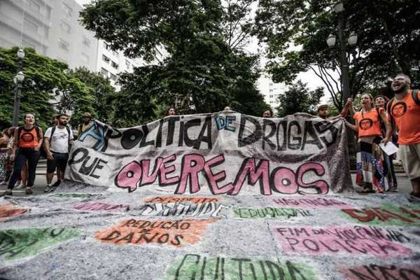O movimento auxilia as pessoas na cracolândia e organiza eventos culturais