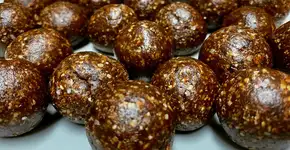 Trufas saudáveis de cacau e sem açúcar