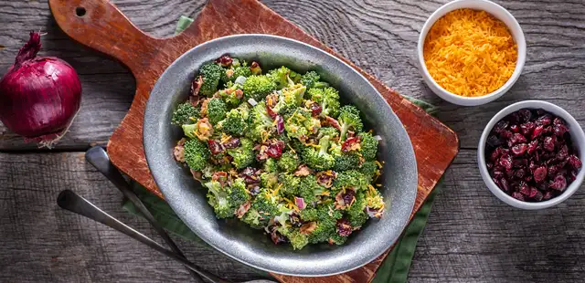 Salada de brócolis: uma opção nutritiva e muito saborosa