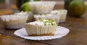 Tortinha cupcake de limão que dispensa o forno