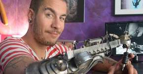 Tatuador sem antebraço usa prótese com máquina adaptada para tatuar