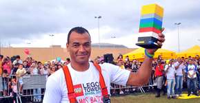 “As Palavras e o Mundo” interage com crianças no Sesc Pompeia