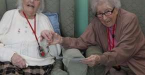 Após 75 anos separadas, amigas se encontram por acaso