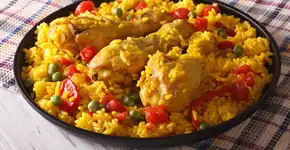 Galinhada caseira: o sabor da tradição em cada garfada