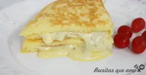 Como fazer um pão de queijo de tapioca na frigideira simples e saboroso