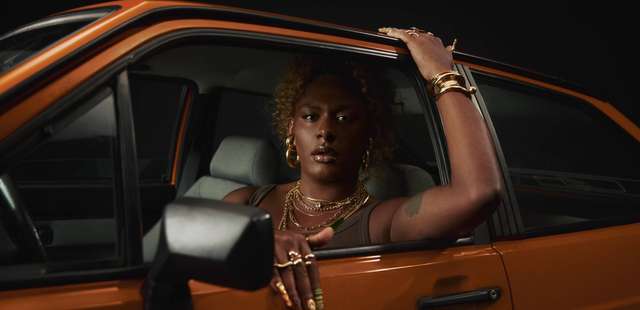 Liniker apresenta turnê ‘BYE BYE CAJU’