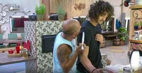 Rafael Ilha aponta faca para João Zoli e gera climão em A Fazenda