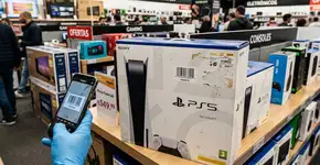 Um homem entrou no Target com alguns pacotes de tempero para tacos e acabou usando um truque tão absurdo quanto eficaz para sair com 40 mil dólares em mercadorias