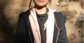 A ‘pirralha’ de Bolsonaro manda recado ao lado de multidão na Suíça