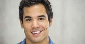 Ex-Malhação, Bruno Gadiol se assume gay e beija cantor em clipe