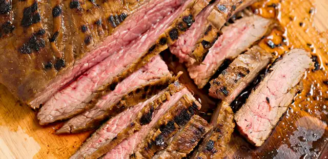 Fraldinha assada como você nunca provou; manteiga e alho são o segredo