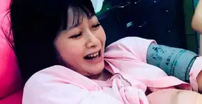 Médico posta foto de parto e é punido por violar regras