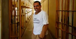 Com educação a distância, detento descobre vocação para professor