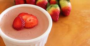 Iogurte vegano sem açúcar feito com castanha-de-caju