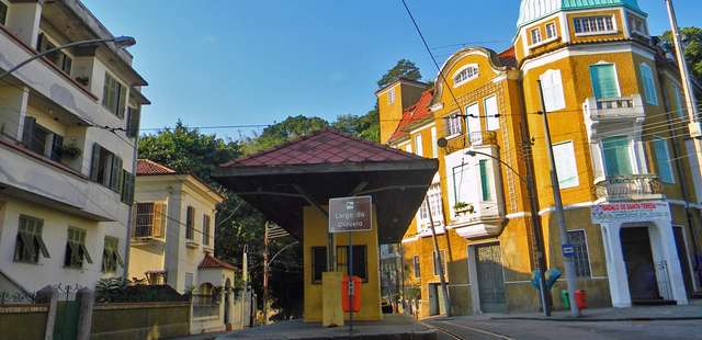 Santa Teresa: gastronomia e arte no bairro mais antigo do RJ