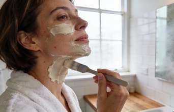 Secondary news: Depois que fiz essa mistura caseira firmei a minha pele e fiquei livre de rugas em poucos dias