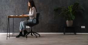 Estudo revela exercício eficaz para queimar gordura sem precisar sair da cadeira