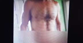 Homem grava vídeo nu na frente dos filhos e vai preso no Acre