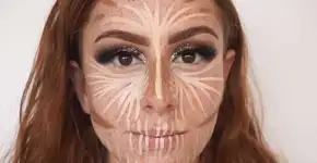 Blogueira ensina contorno doidão e faz maquiagem surpreendente