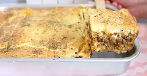 Receita de torta de carne com massa fofinha