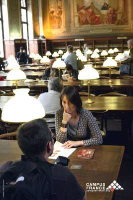 Oportunidades de estudos na França. Divulgação Campus France Brasil.