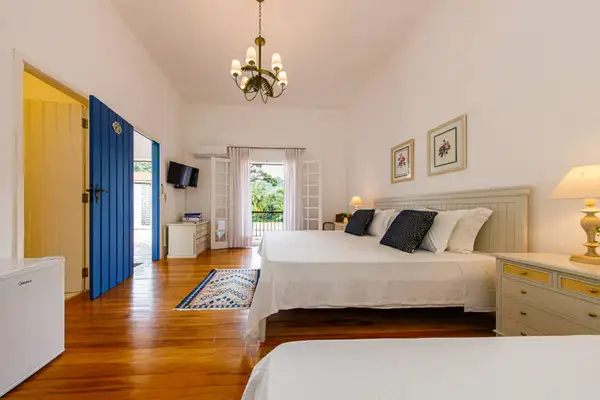 Quartos são amplos e bem iluminados