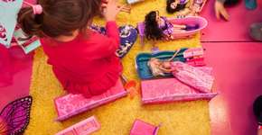 Brinquedos e brincadeiras ‘de menina’ afastam as garotas da ciência, diz pesquisadora