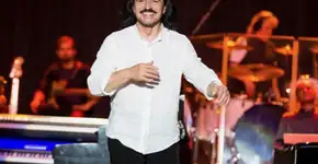Brasileira acreditava namorar cantor grego Yanni e manda R$ 880 mil para golpista