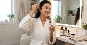 Todos nós limpamos o rosto da maneira errada: as dermatologistas garantem que a ordem dos produtos na skincare faz toda a diferença