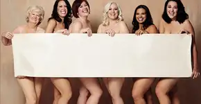 Mulheres fazem uma experiência de autoestima