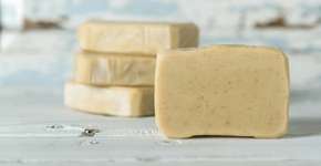 Faça e perfume sua casa: Pãozinho caseiro com fubá